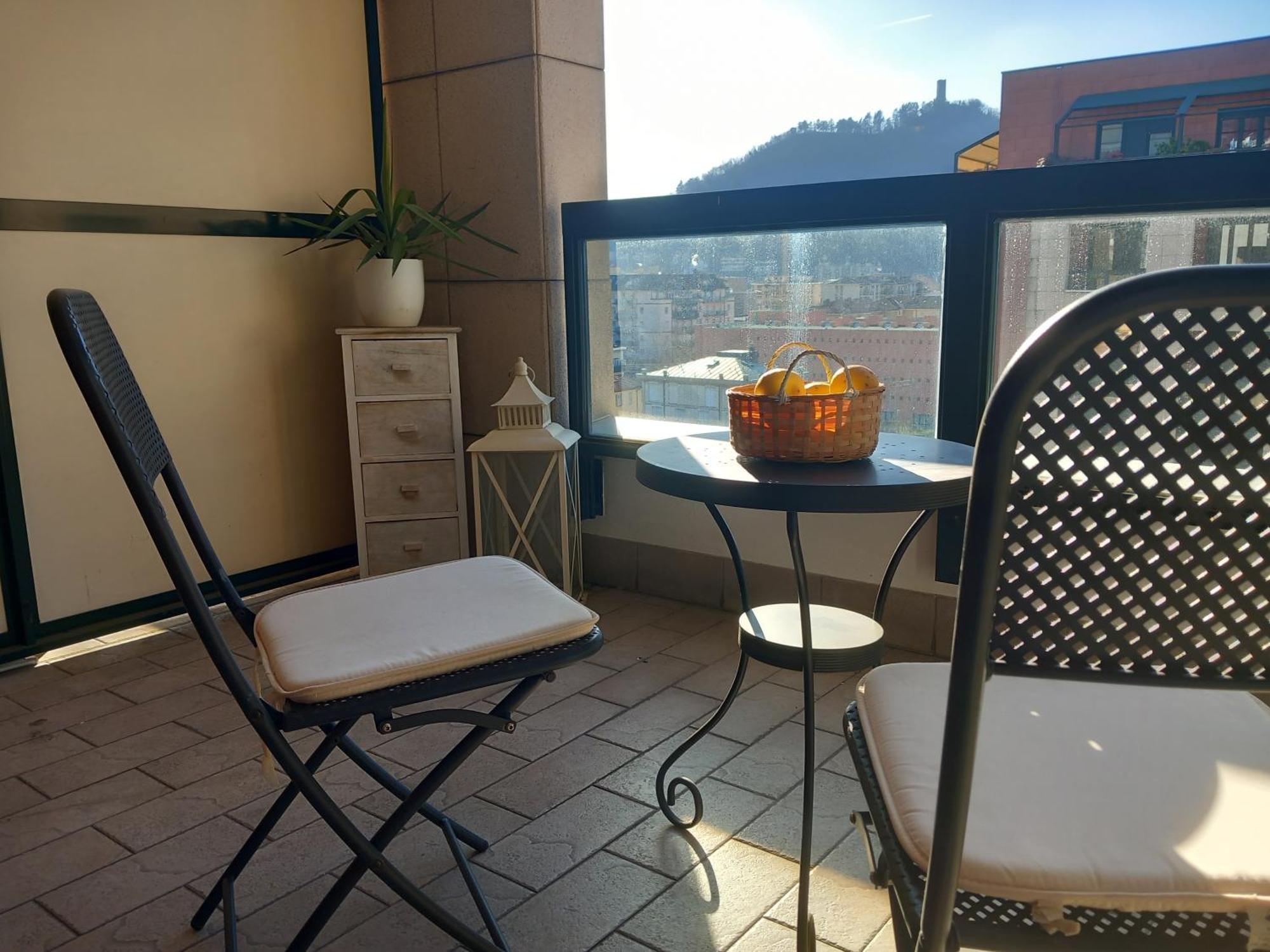 Bilocale Con Terrazzo E Box Auto Su Richiesta Apartman Como Kültér fotó